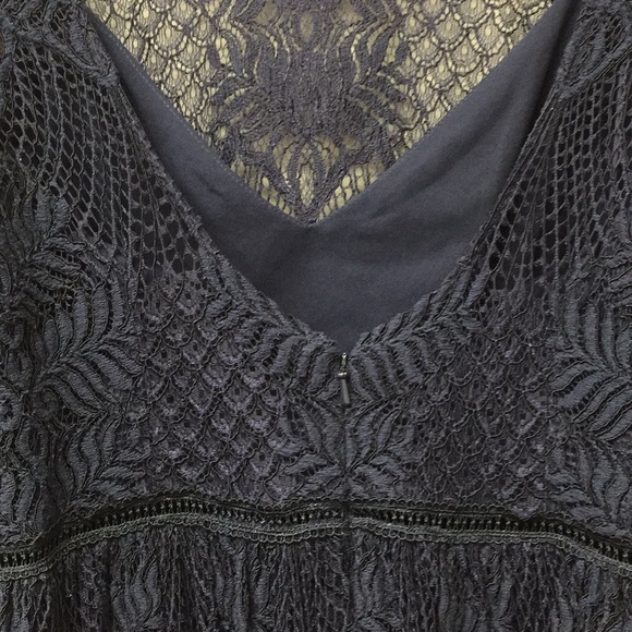 Monique Lhuillier Long Sleeve Formal Lace Gown - Picture 8 of 11